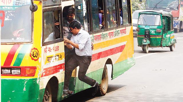 ‘লাইসেন্স ঝুলাইতে হবে এমন কিছু তো শুনি নাই’