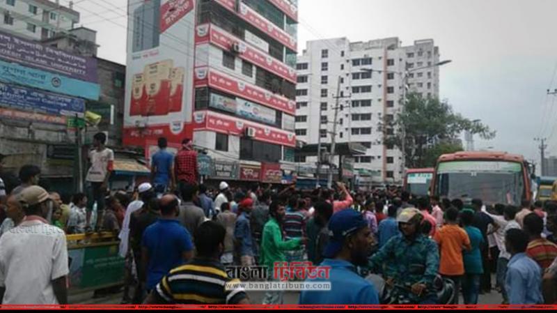 রিকশা নিষিদ্ধের প্রতিবাদে মানিকনগরে সড়ক অবরোধ