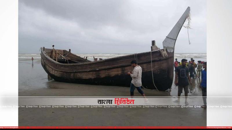 সাগরে ভেসে আসা ফিশিং ট্রলার থেকে ৬ জেলের মৃতদেহ উদ্ধার