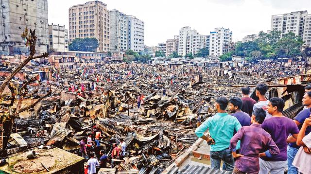 ক্ষমতাসীনদের নিয়ন্ত্রণে ছিল ঝিলপাড় বস্তি