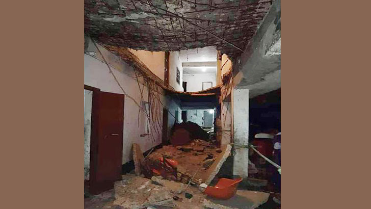 চাঁদপুরে এতিমখানার ভবনধসে ৪০ ছাত্র-শিক্ষক আহত