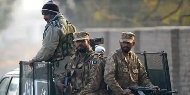 তালেবানের সঙ্গে গোলাগুলিতে চার পাকিস্তানি সেনা নিহত