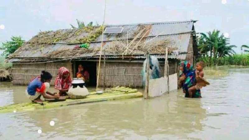 ফেনীর বন্যা পরিস্থিতি ভয়াবহ, বাঁচার আকুতি বানভাসি মানুষের