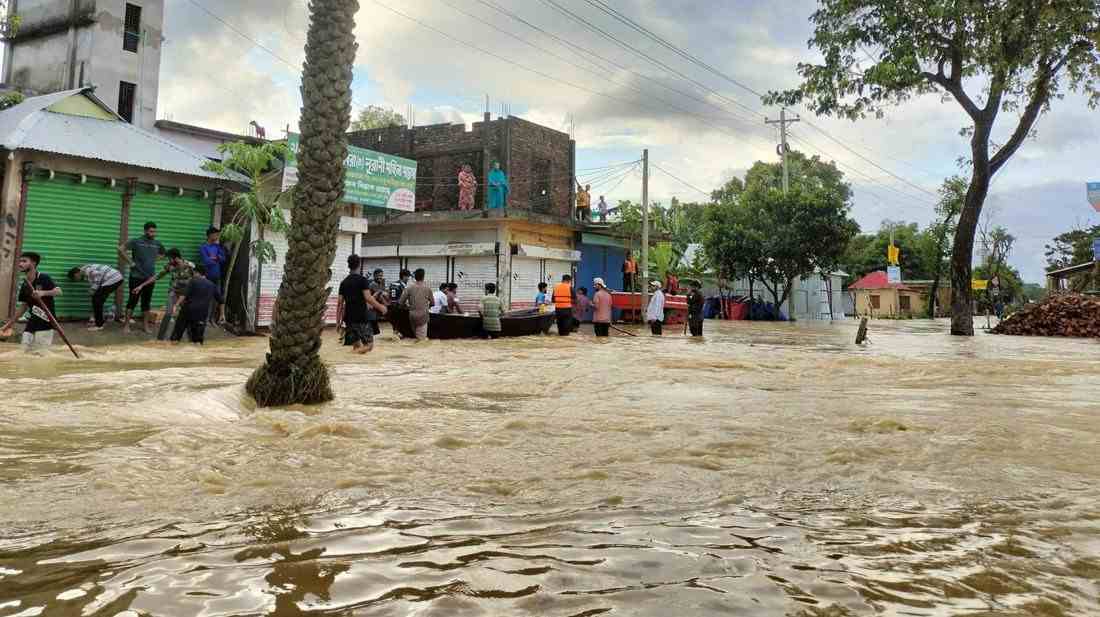 বন্যাকবলিত এলাকায় কমে এসেছে বৃষ্টি, বাড়তে পারে অন্যান্য বিভাগে