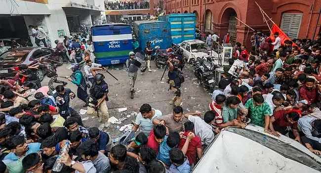 পুলিশের ওপর হামলার মামলায় ১২ আসামির রিমান্ড মঞ্জুর